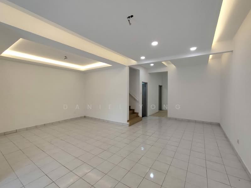 Rumah Teres 2-Tingkat untuk Dijual di Bandar Putra (Kulai) - Daniel Yong - Living Room - PropertyGuru.com.my