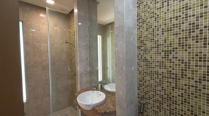 Kediaman Servis untuk Dijual di The Oval - Leon Lee - Bathroom - PropertyGuru.com.my