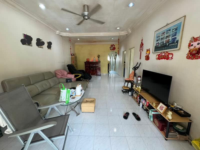 Rumah Berkembar untuk Dijual di Desa Melor (Serendah) - Tom Yip - Living Room - PropertyGuru.com.my