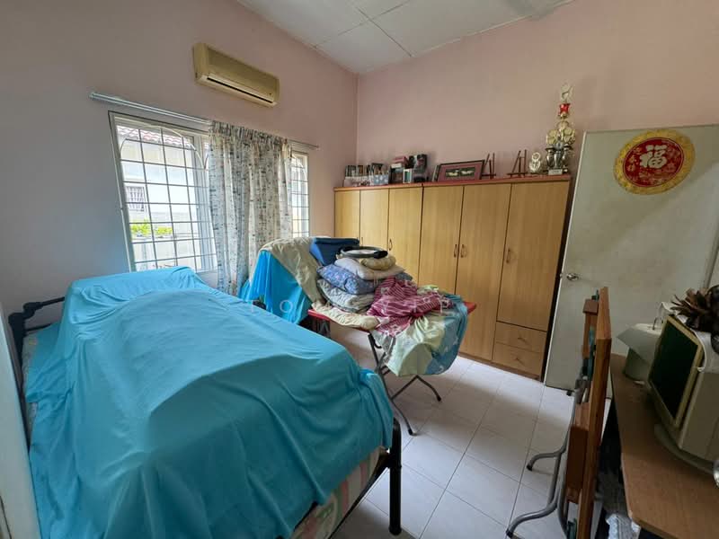 Rumah Berkembar untuk Dijual di Desa Melor (Serendah) - Tom Yip - Bedroom - PropertyGuru.com.my