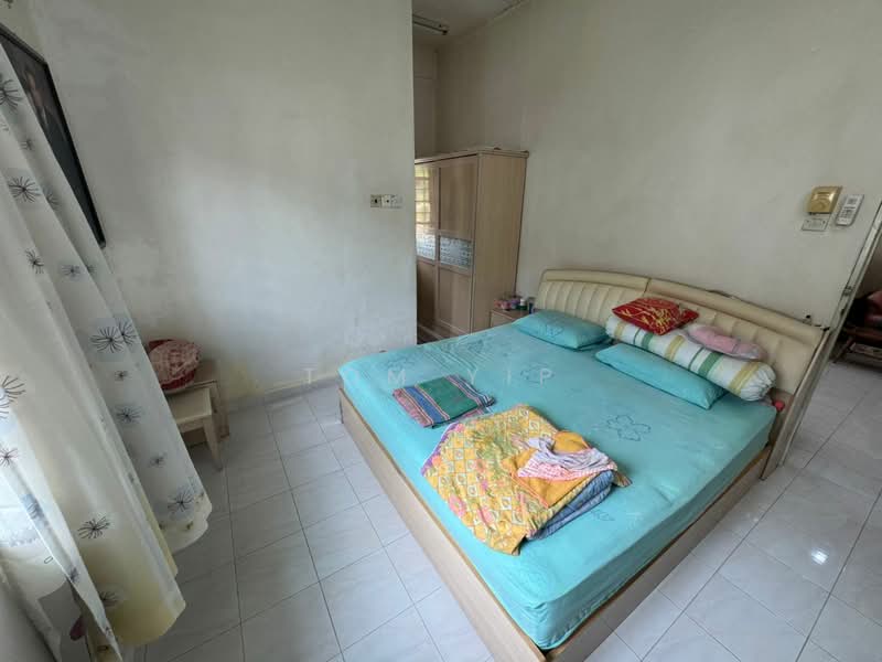 Rumah Berkembar untuk Dijual di Desa Melor (Serendah) - Tom Yip - Bedroom - PropertyGuru.com.my