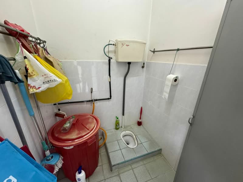 Rumah Berkembar untuk Dijual di Desa Melor (Serendah) - Tom Yip - Bathroom - PropertyGuru.com.my