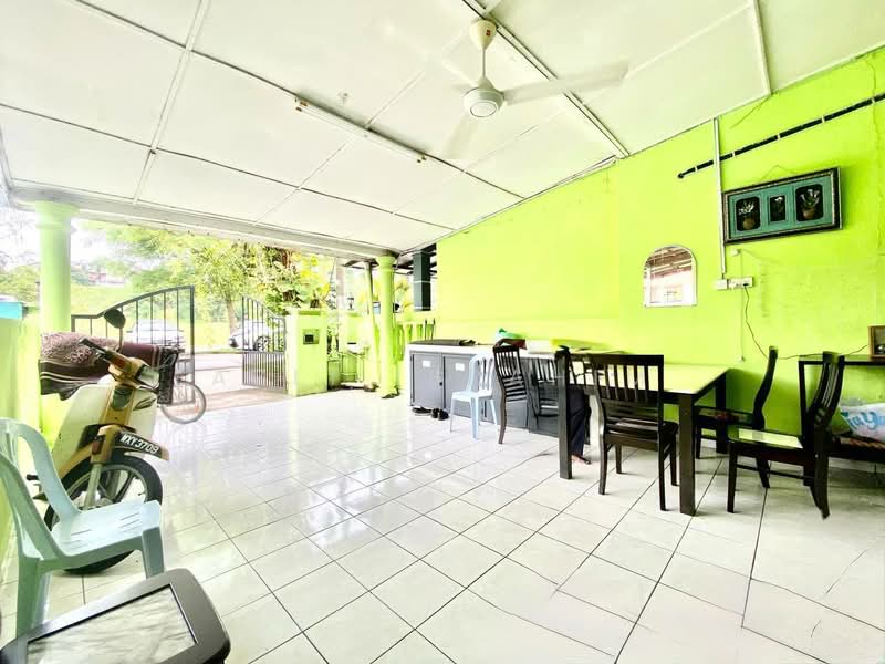 Rumah Teres 2-Tingkat untuk Dijual di Taman Lingkaran Nur (Cheras) - Azli Ibrahim - Dining Room - PropertyGuru.com.my