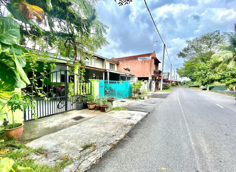 Rumah Teres 2-Tingkat untuk Dijual di Taman Lingkaran Nur (Cheras) - Azli Ibrahim - Exterior - PropertyGuru.com.my
