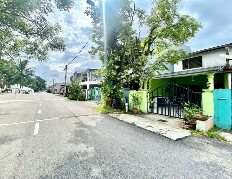 Rumah Teres 2-Tingkat untuk Dijual di Taman Lingkaran Nur (Cheras) - Azli Ibrahim - Exterior - PropertyGuru.com.my