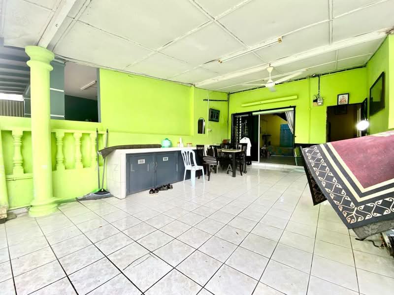Rumah Teres 2-Tingkat untuk Dijual di Taman Lingkaran Nur (Cheras) - Azli Ibrahim - Dining Room - PropertyGuru.com.my