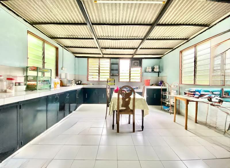 Rumah Teres 2-Tingkat untuk Dijual di Taman Lingkaran Nur (Cheras) - Azli Ibrahim - Kitchen - PropertyGuru.com.my
