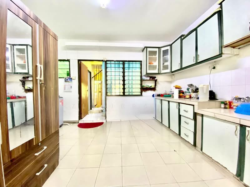 Rumah Teres 2-Tingkat untuk Dijual di Taman Lingkaran Nur (Cheras) - Azli Ibrahim - Kitchen - PropertyGuru.com.my