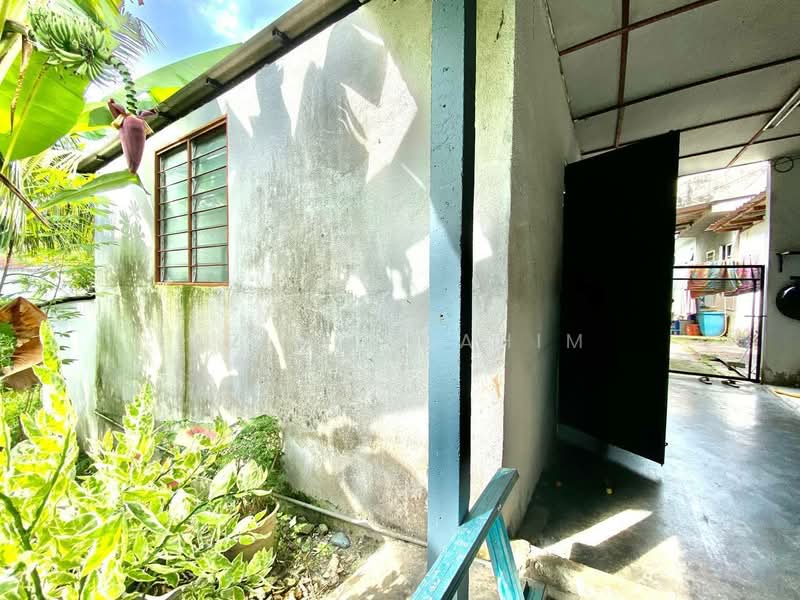 Rumah Teres 2-Tingkat untuk Dijual di Taman Lingkaran Nur (Cheras) - Azli Ibrahim - Exterior - PropertyGuru.com.my