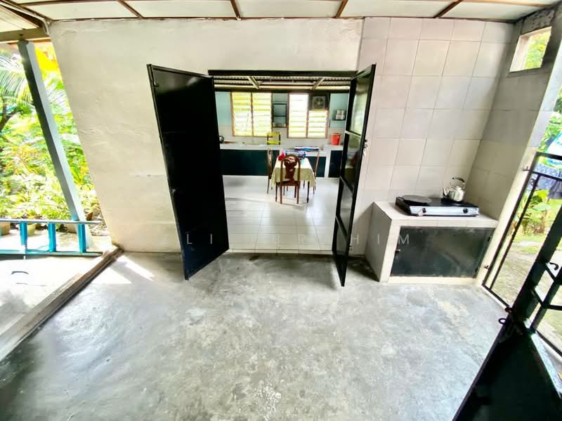 Rumah Teres 2-Tingkat untuk Dijual di Taman Lingkaran Nur (Cheras) - Azli Ibrahim - Kitchen - PropertyGuru.com.my