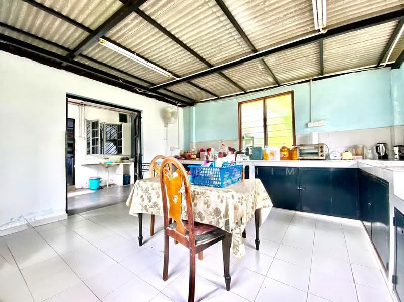 Rumah Teres 2-Tingkat untuk Dijual di Taman Lingkaran Nur (Cheras) - Azli Ibrahim - Kitchen - PropertyGuru.com.my