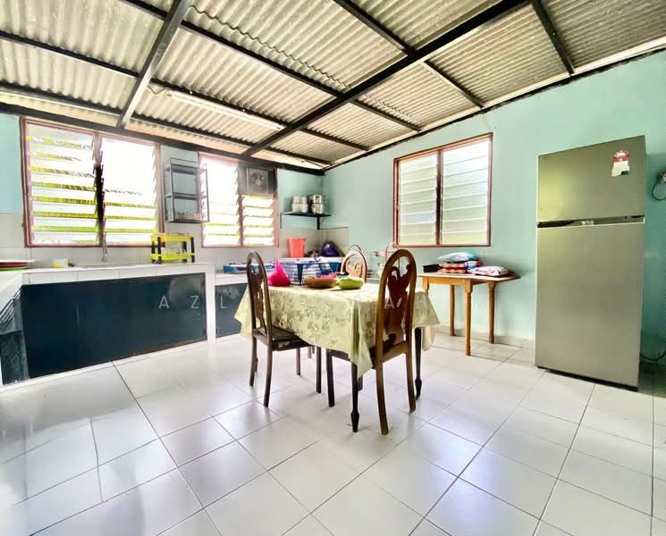 Rumah Teres 2-Tingkat untuk Dijual di Taman Lingkaran Nur (Cheras) - Azli Ibrahim - Kitchen - PropertyGuru.com.my
