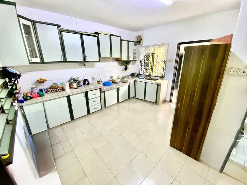 Rumah Teres 2-Tingkat untuk Dijual di Taman Lingkaran Nur (Cheras) - Azli Ibrahim - Kitchen - PropertyGuru.com.my
