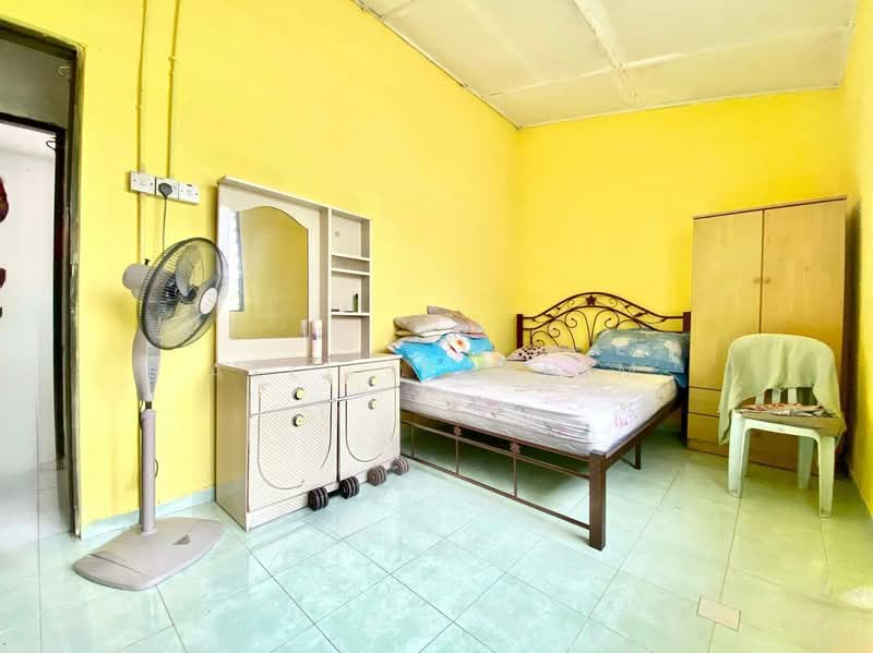 Rumah Teres 2-Tingkat untuk Dijual di Taman Lingkaran Nur (Cheras) - Azli Ibrahim - Bedroom - PropertyGuru.com.my
