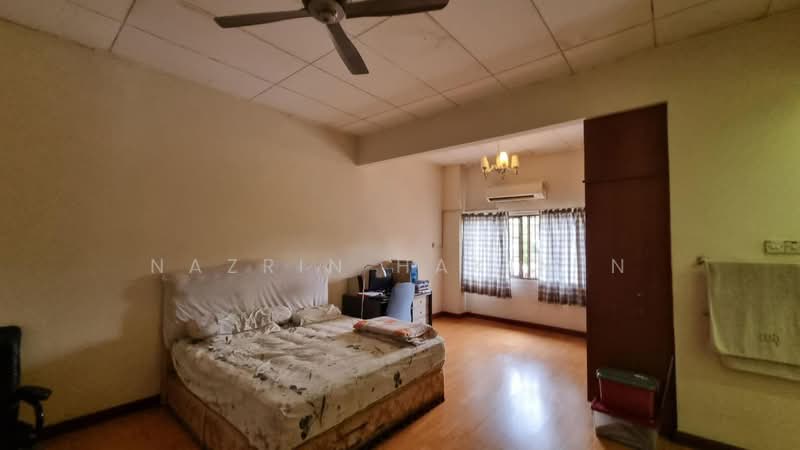 Terraced House for Sale in Bukit Jelutong (Shah Alam) - Nazrin Hakimin - Bedroom - PropertyGuru.com.my