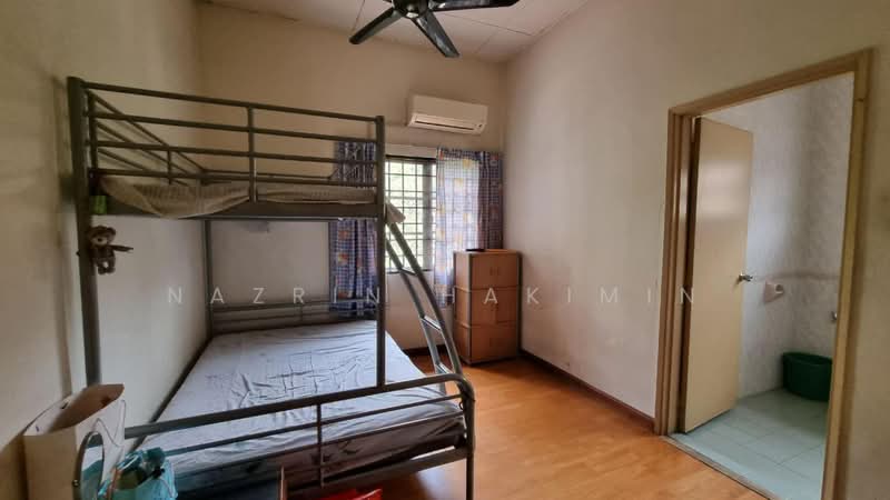 Terraced House for Sale in Bukit Jelutong (Shah Alam) - Nazrin Hakimin - Bedroom - PropertyGuru.com.my
