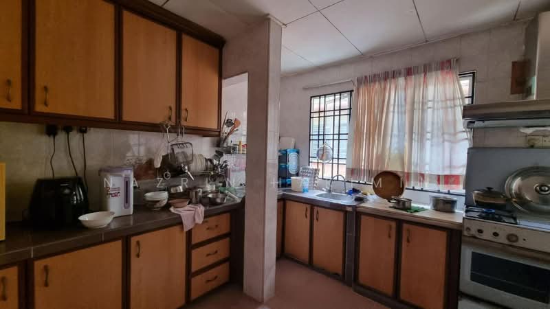 Terraced House for Sale in Bukit Jelutong (Shah Alam) - Nazrin Hakimin - Kitchen - PropertyGuru.com.my