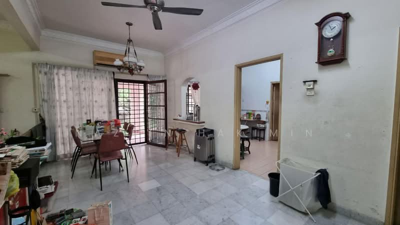Terraced House for Sale in Bukit Jelutong (Shah Alam) - Nazrin Hakimin - Living Room - PropertyGuru.com.my
