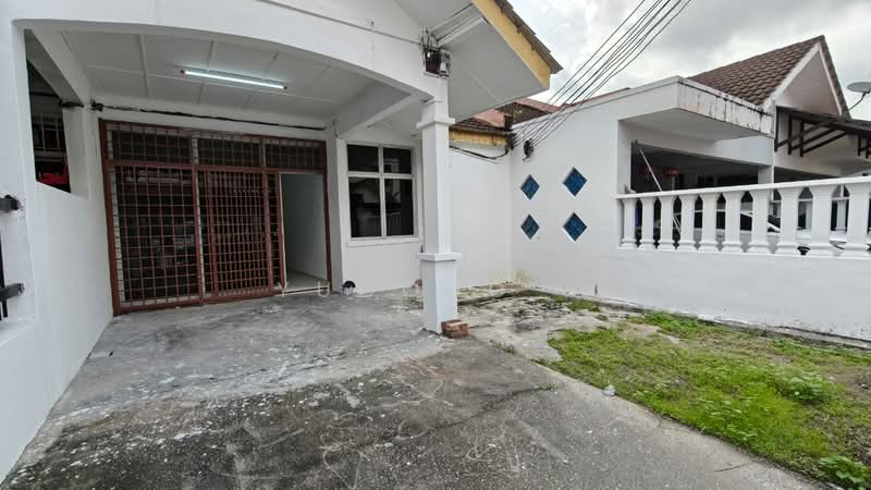 Rumah Teres 1.5-Tingkat untuk Dijual di Taman Bukit Jaya (Ulu Tiram) - Yucong . - Exterior - PropertyGuru.com.my