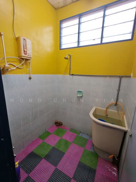 Rumah Berkembar untuk Dijual di Taman Ria (Sungai Petani) - Wong Chun Yian - Bathroom - PropertyGuru.com.my