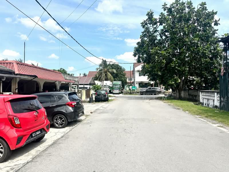 Rumah Teres 1 Tingkat untuk Dijual di Taman Mesra (Kajang) - Azli Ibrahim - Exterior - PropertyGuru.com.my