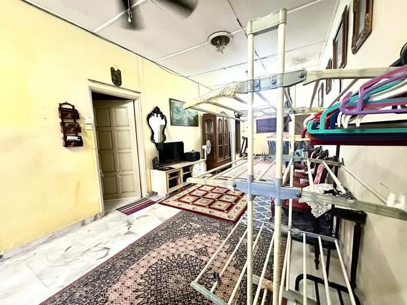 Rumah Teres 1 Tingkat untuk Dijual di Taman Mesra (Kajang) - Azli Ibrahim - Living Room - PropertyGuru.com.my