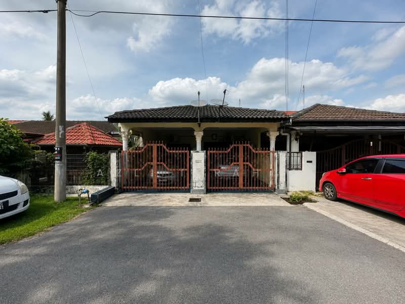 Rumah Teres 1 Tingkat untuk Dijual di Taman Mesra (Kajang) - Azli Ibrahim - Exterior - PropertyGuru.com.my