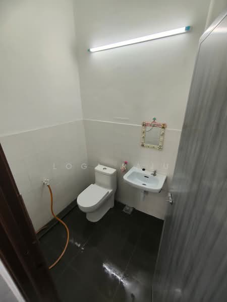 2-storey Terraced House for Rent in Klang (Selangor) - Loga Raju - Bathroom - PropertyGuru.com.my