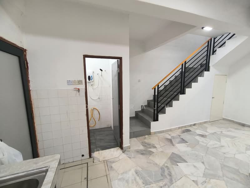 2-storey Terraced House for Rent in Klang (Selangor) - Loga Raju - Bathroom - PropertyGuru.com.my
