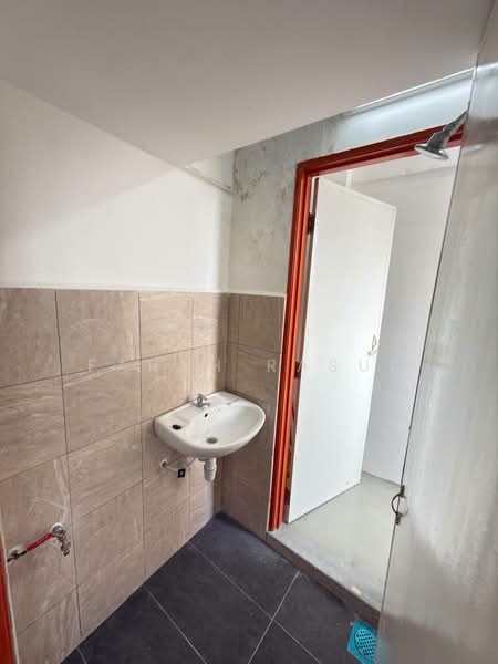 Pangsapuri untuk Dijual di Desa Mentari Apartment - Farah Rasul - Bathroom - PropertyGuru.com.my