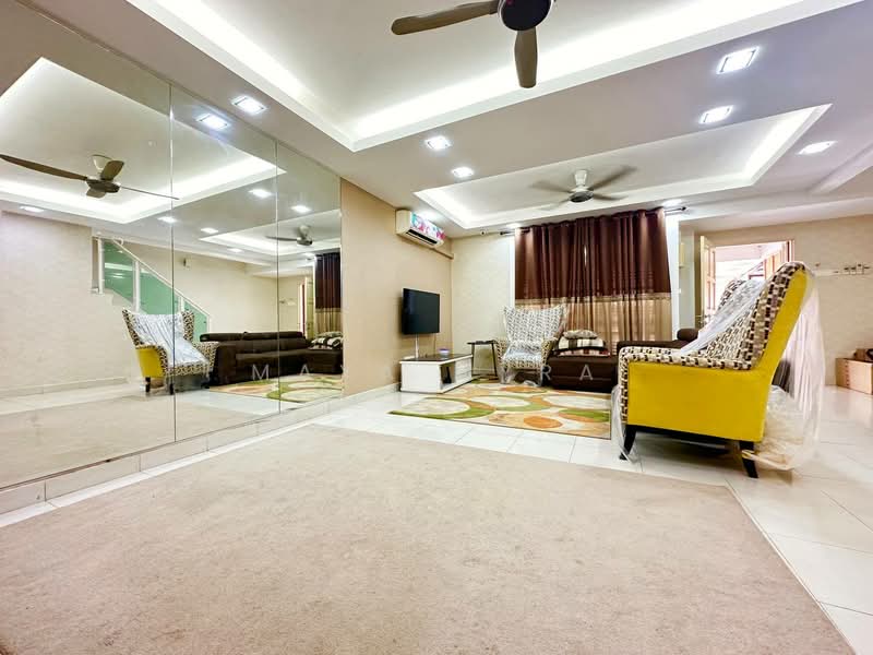 Rumah Teres untuk Dijual di Aman Putri (Sungai Buloh) - Maya Myra - Living Room - PropertyGuru.com.my