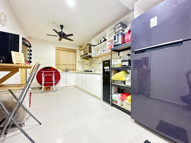 Rumah Teres untuk Dijual di Aman Putri (Sungai Buloh) - Maya Myra - Kitchen - PropertyGuru.com.my