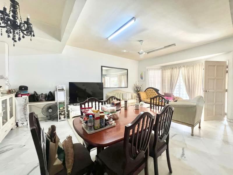 2-storey Terraced House for Sale in Taman Ramal Ros (Bangi) - Azli Ibrahim - Living Room - PropertyGuru.com.my