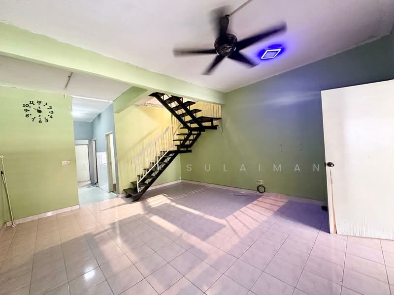 Rumah Teres 2-Tingkat untuk Dijual di Bandar Tasik Puteri (Rawang) - Yasmin Sulaiman - Living Room - PropertyGuru.com.my