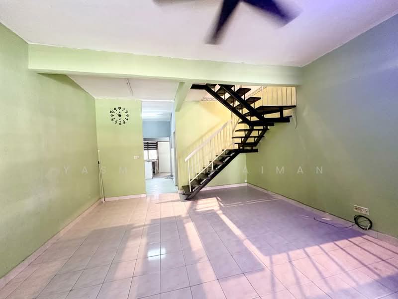 Rumah Teres 2-Tingkat untuk Dijual di Bandar Tasik Puteri (Rawang) - Yasmin Sulaiman - Living Room - PropertyGuru.com.my