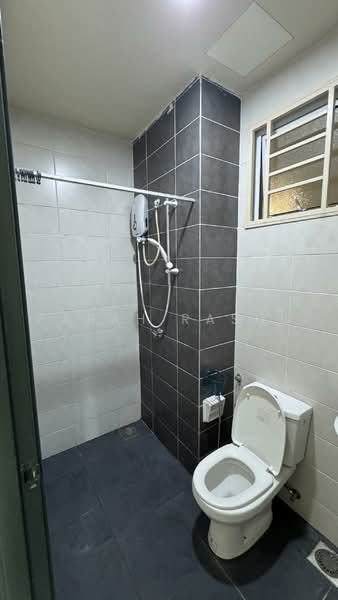 Service Residence for Sale at Mesahill - Farah Rasul - Bathroom - PropertyGuru.com.my