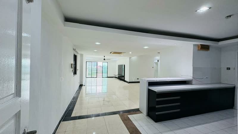 Condominium for Sale at Casa Tebrau @ Seri Palma - Daniel Yong - Living Room - PropertyGuru.com.my