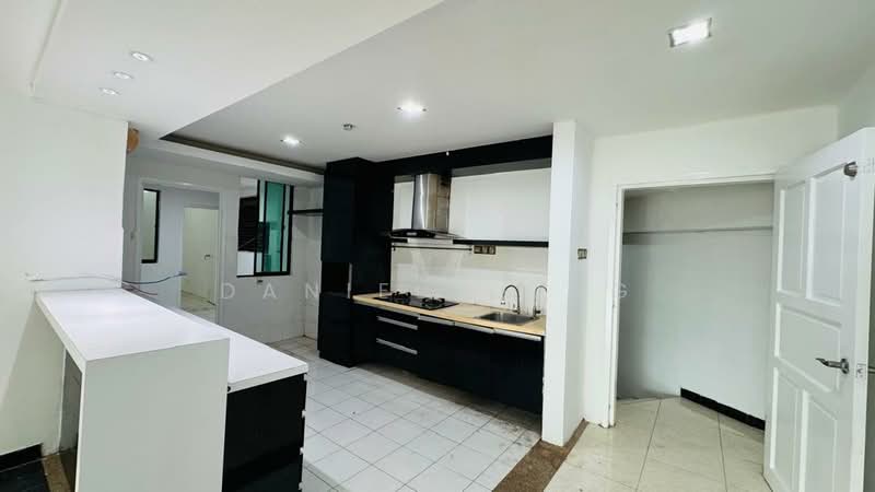 Condominium for Sale at Casa Tebrau @ Seri Palma - Daniel Yong - Kitchen - PropertyGuru.com.my
