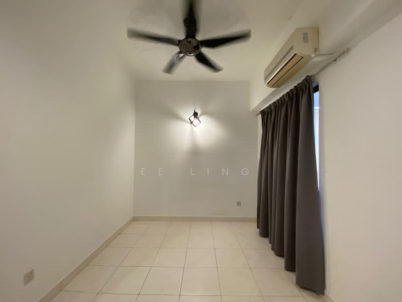 Kediaman Servis untuk Disewa di SetiaWalk - EE Ling - Second bedroom - PropertyGuru.com.my