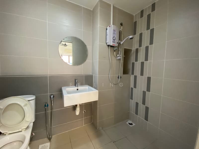 Kediaman Servis untuk Disewa di SetiaWalk - EE Ling - Bathroom - PropertyGuru.com.my