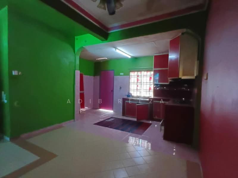 2-storey Terraced House for Sale in Taman Scientex Pasir Gudang (Pasir Gudang) - Adib Reeza - Kitchen - PropertyGuru.com.my