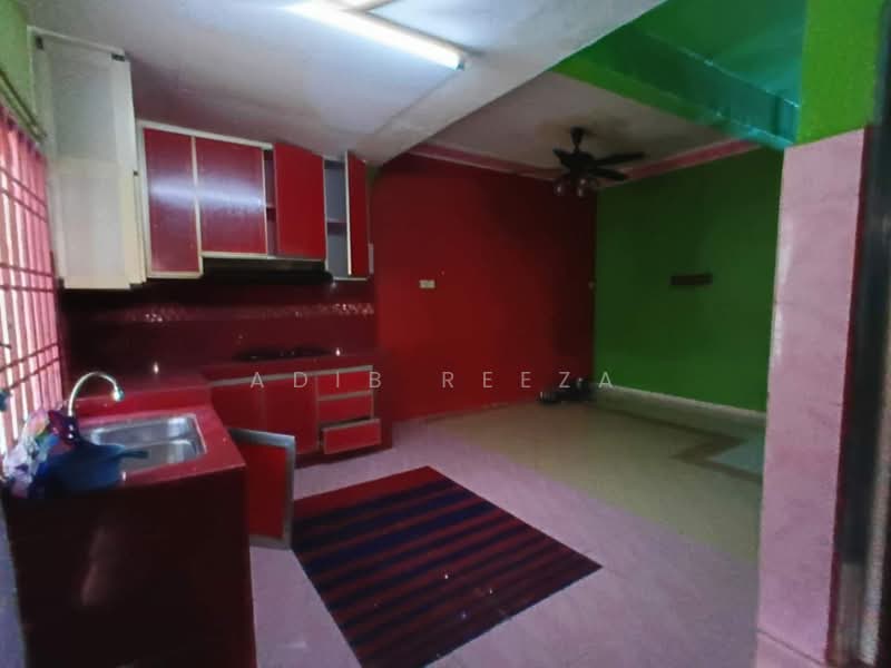 2-storey Terraced House for Sale in Taman Scientex Pasir Gudang (Pasir Gudang) - Adib Reeza - Kitchen - PropertyGuru.com.my