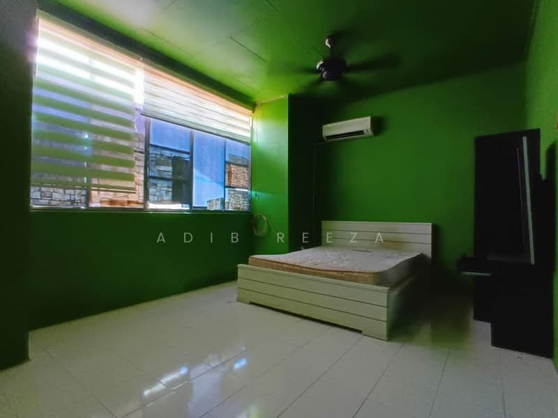 2-storey Terraced House for Sale in Taman Scientex Pasir Gudang (Pasir Gudang) - Adib Reeza - Bedroom - PropertyGuru.com.my