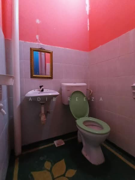 2-storey Terraced House for Sale in Taman Scientex Pasir Gudang (Pasir Gudang) - Adib Reeza - Bathroom - PropertyGuru.com.my