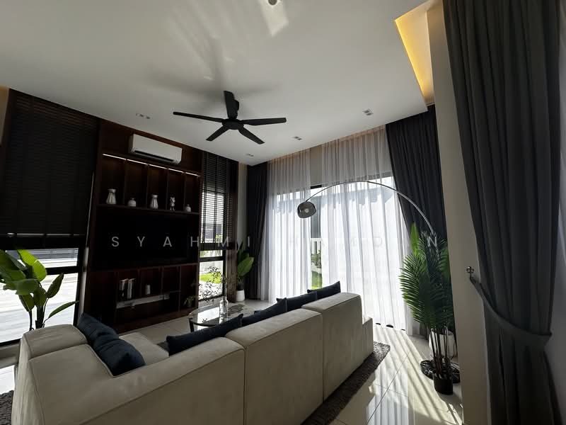 Cluster House for Sale in Alam Impian (Shah Alam) - Syahmi Hamdan - Living Room - PropertyGuru.com.my