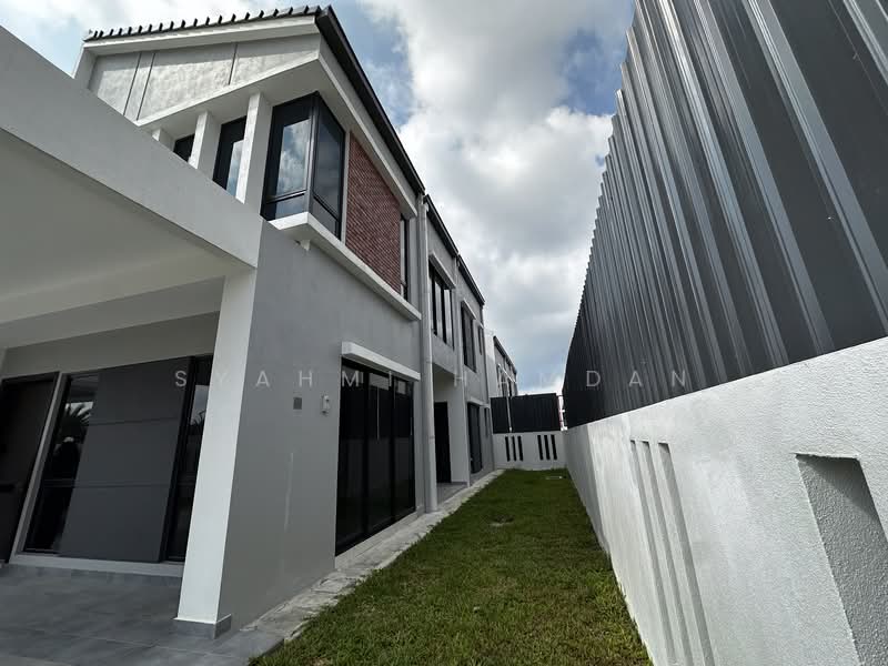 Cluster House for Sale in Alam Impian (Shah Alam) - Syahmi Hamdan - Exterior - PropertyGuru.com.my