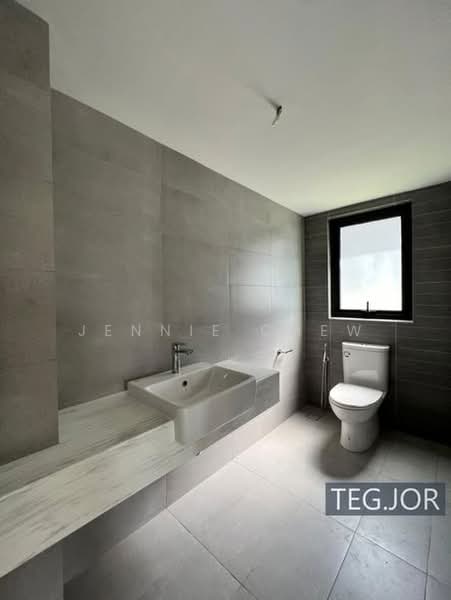 Semi-Detached House for Sale in Telok Panglima Garang (Selangor) - Jennie Chew - Bathroom - PropertyGuru.com.my