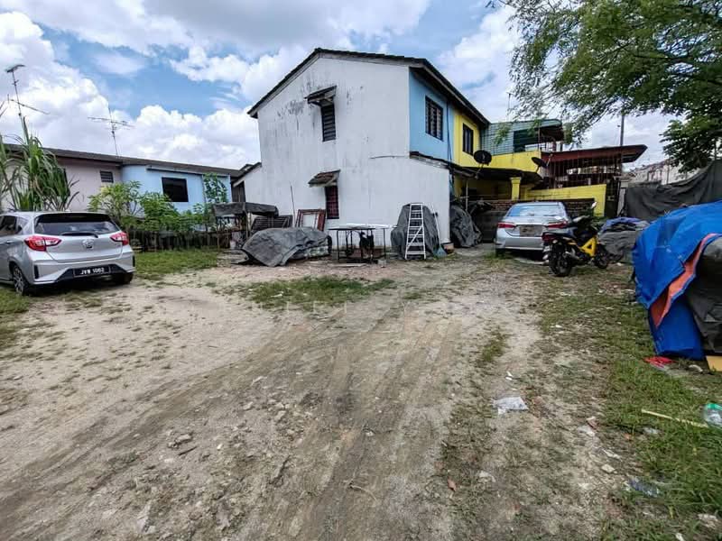 2-storey Terraced House for Sale in Taman Desa Cemerlang (Ulu Tiram) - Daniel Yong - Exterior - PropertyGuru.com.my