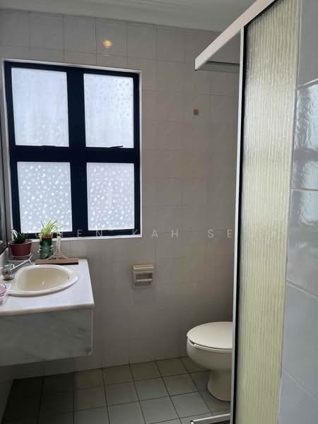 Kondominium untuk Disewa di Mayang Court - Chen Kah Seng - Bathroom - PropertyGuru.com.my