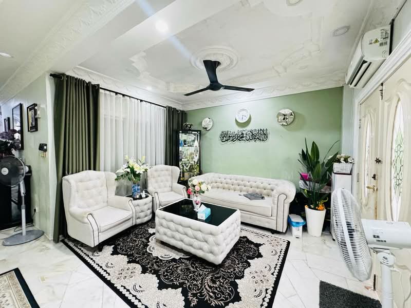 Rumah Teres 1-Tingkat untuk Dijual di Bandar Tasik Puteri (Rawang) - Yasmin Sulaiman - Living Room - PropertyGuru.com.my